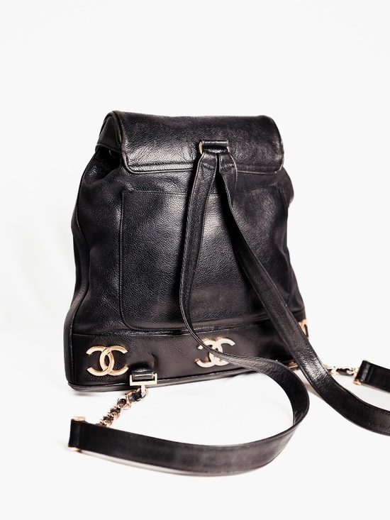 RARE VINTAGE 90S CHANEL CAVIAR BACKPACK